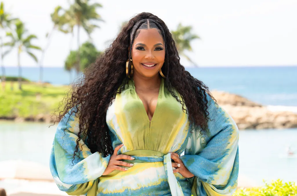 Nobody Called It: Ashanti Hits a "Clarks" Remix at Summer Sizzle